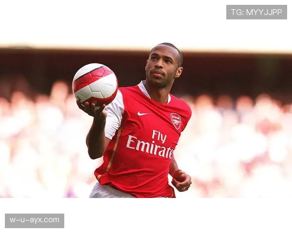 亨利比赛影响力引爆球迷热议，传奇风采再现绿茵场