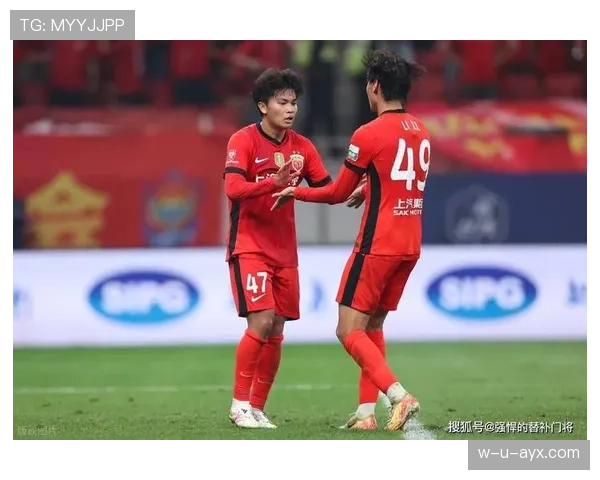 东亚杯最佳射手荣膺个人殊荣，助球队开启新阶段表现亮眼