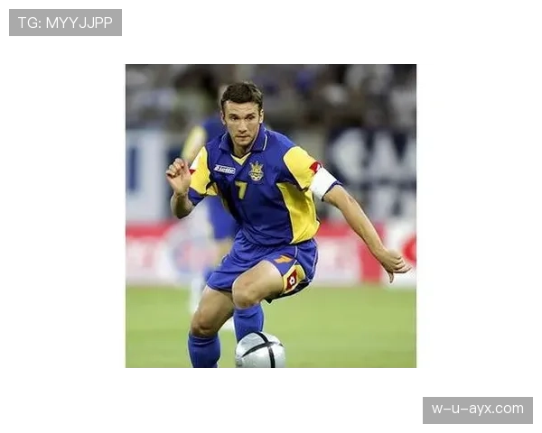 莱万多夫斯基：从传统中锋到全能终结者的生涯进化解析