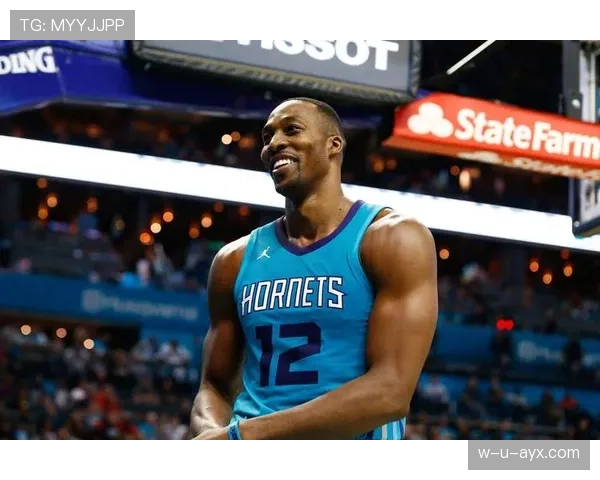 德怀特·霍华德篮下强攻制造错位 提升球队内线防守效率