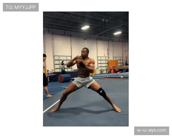 乔丹·汤普森训练完直接去夜店蹦到凌晨？这体力是真实存在的吗